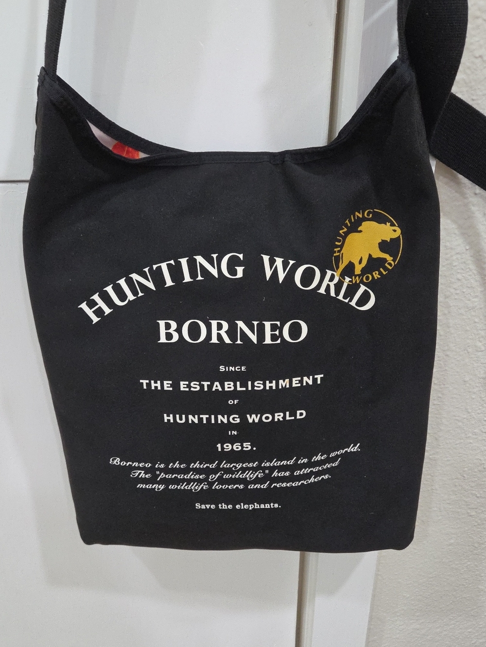 Hunting World Borneo Unique Black Reversible  Messenger Bag